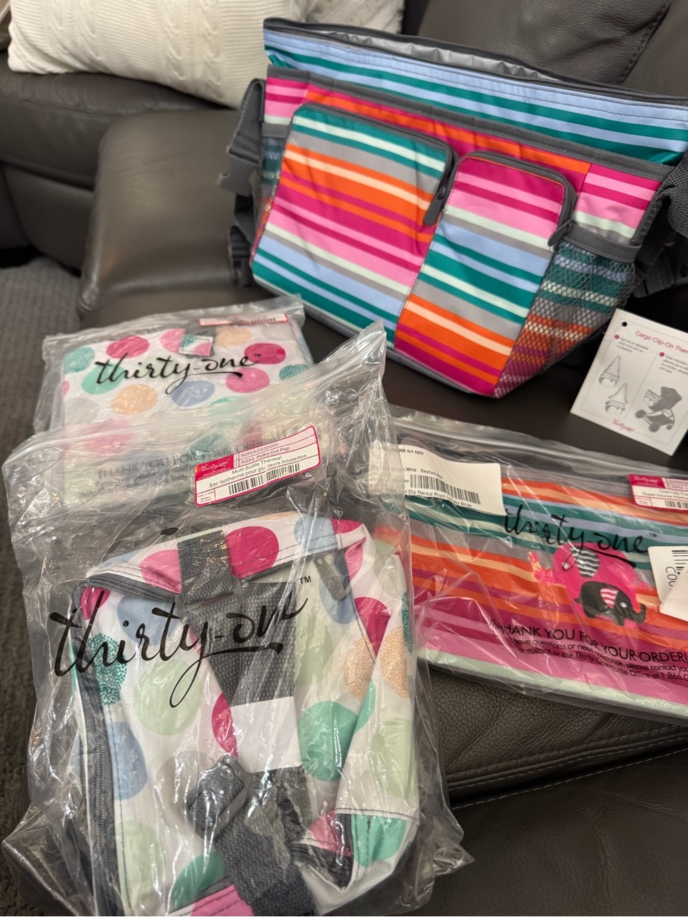 Thirty-One baby bundle (bag, thermal pouch, multi bottle thermal, changing pad)